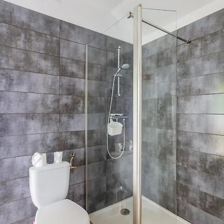 Dom wakacyjny Gorgeous In Saint-georges-de-didon *