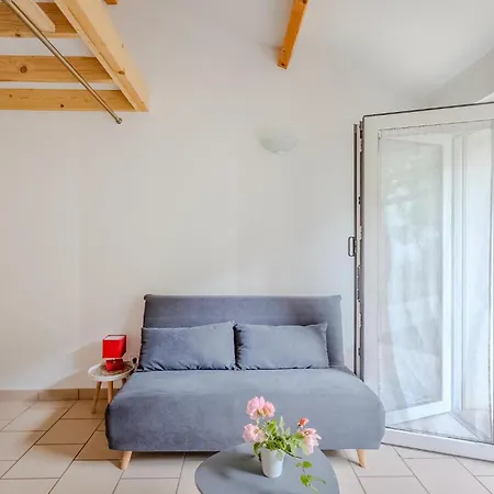 1 Bedroom Amazing In Saint-georges-de-didon * Saint-Georges-de-Didonne