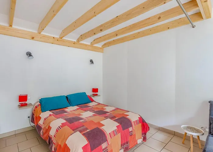 Gorgeous In Saint-georges-de-didon